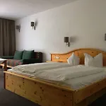 Erika 4*